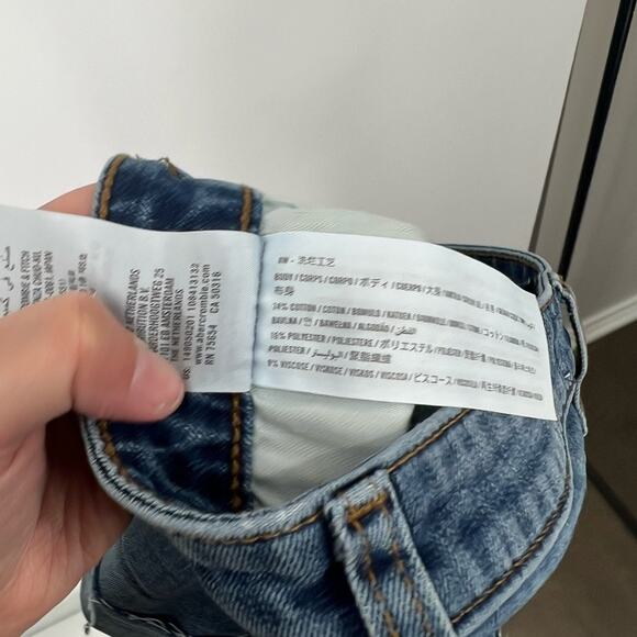 Abercrombie & Fitch Mid-Rise Jean Shorts - Picture 5 of 5